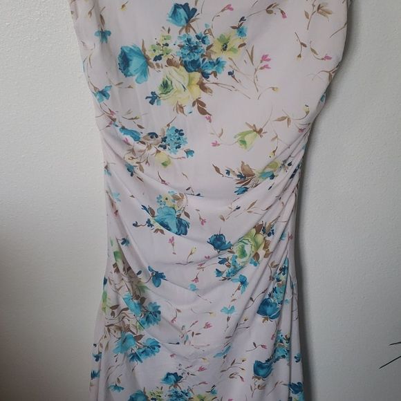 Dress  - Picture 2 of 5